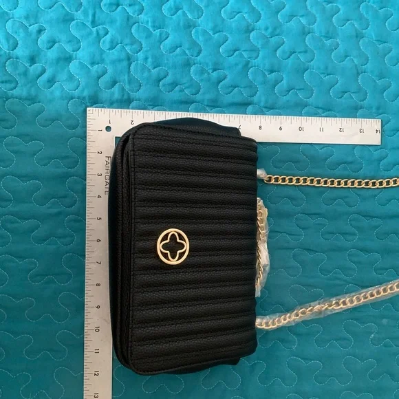 NWT. Elegant Crossbody Bag - Picture 8 of 10